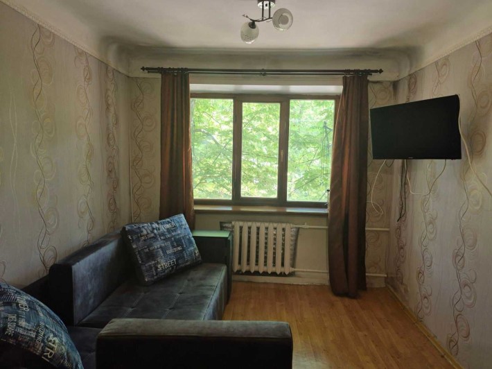 ПРОДАМ велику кімнату(малосімейка) Центр, 2-5 поверх - фото 1