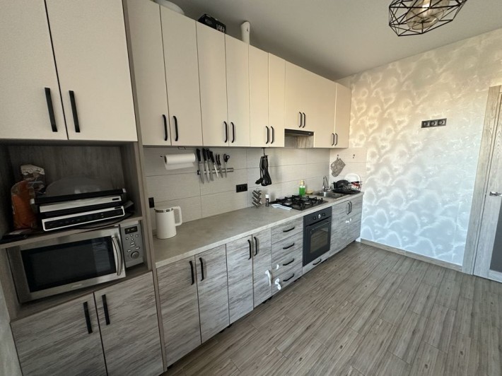 Продаж 2кім квартири з ремонтом можна постанови - фото 1
