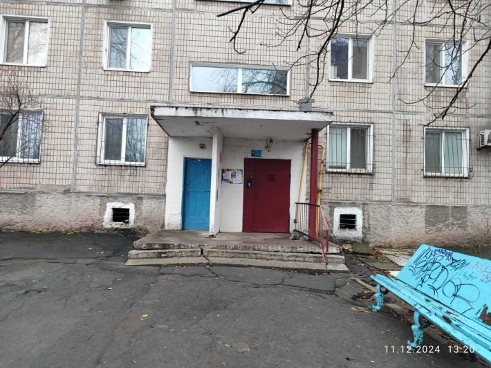Продаю 3-кімнатну квартиру на Космонавтів. - фото 1