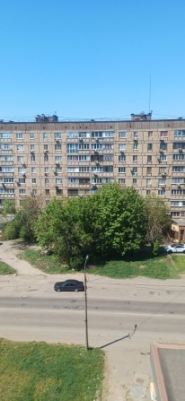 Продам 2 квартиры не угл 8/9 эт дома пр. Мира дом тканей Меаллургичес! - фото 1