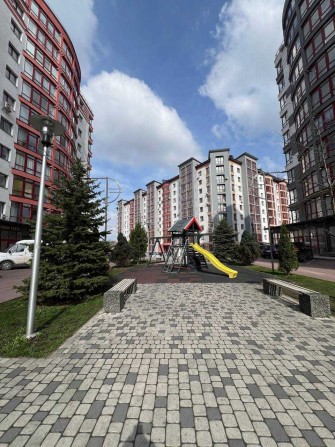 Видова квартира 4-ох  кімнатна - фото 1