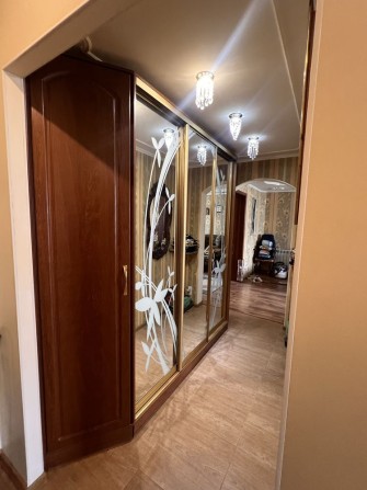 Продам трикімнатну квартиру в центрі - фото 1