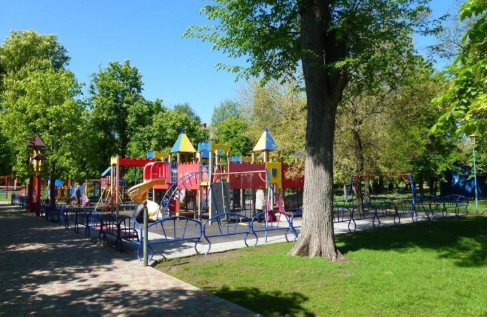Терміново Власник  2-х кім. Центр. Парк.можливо єВідновлення - фото 1