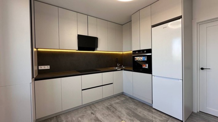 Продаж 2 км квартира в спальному районі міста - фото 1