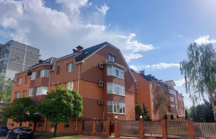 Новобудова в Центрі міста, паркова зона [] - фото 1