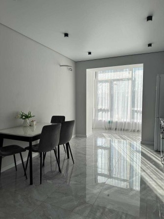Продаж 2 кімнатної квартири з ремонтом у жк Світанок - фото 1