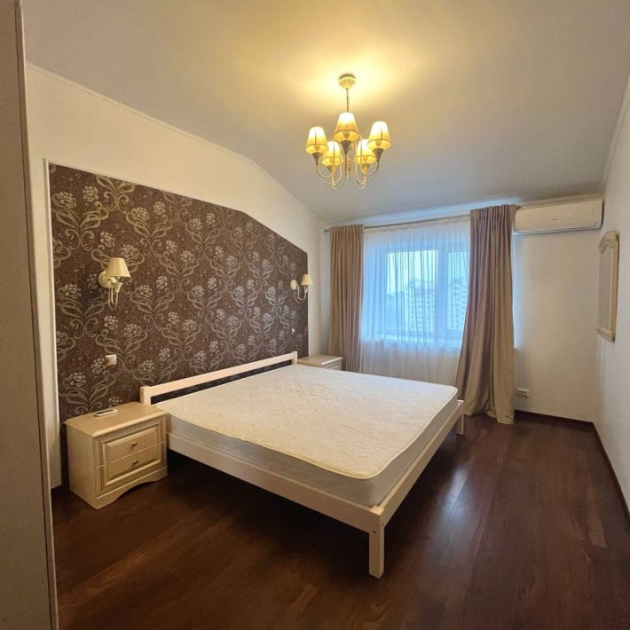 Продам велику 2-х кімнатну квартиру з каміном. Біля Арсену, новобудова - фото 1