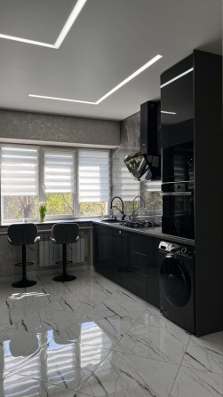Продается 3х.ком.СТАЛИНКА,Евроремонт,ул.Соборности,Соцгород - фото 1