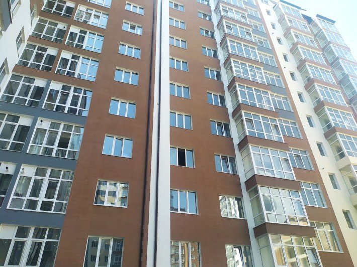 Здана, 3кімн., 90м.кв.,  по Бандери-Сахарова - фото 1