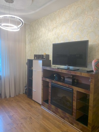 Продам 2 кімн. сталінку 97 квартал з АВТОНОМКОЮ і каміном - фото 1