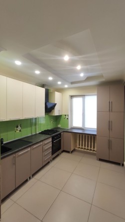 Продам трёхкомнатную квартиру по улице Позитивная 2 - фото 1