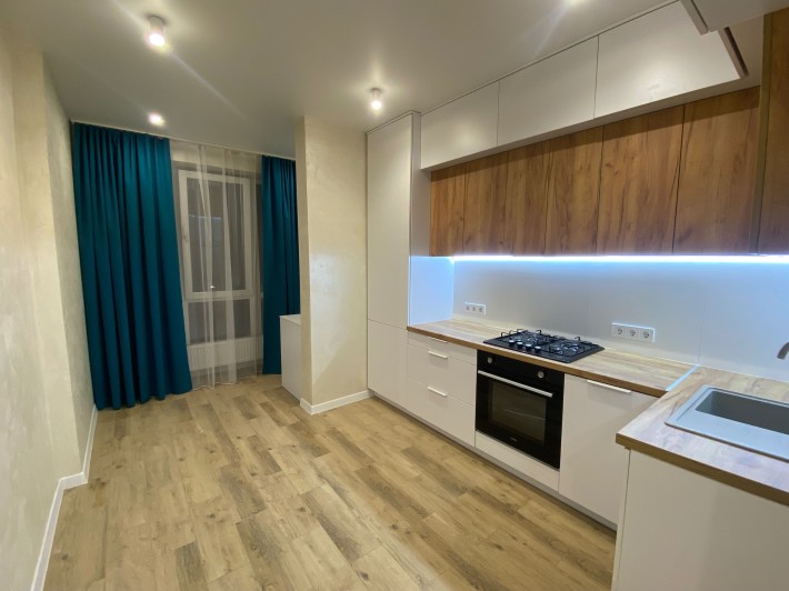 Новенька однокімнатна квартира, укомплектована, з ремонтом і ГАЗОМ - фото 1
