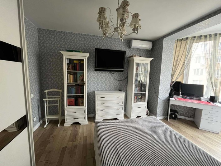 Продам 2-кім, Амосова 63, ремонт, меблі, техніка, заходь та живи - фото 1