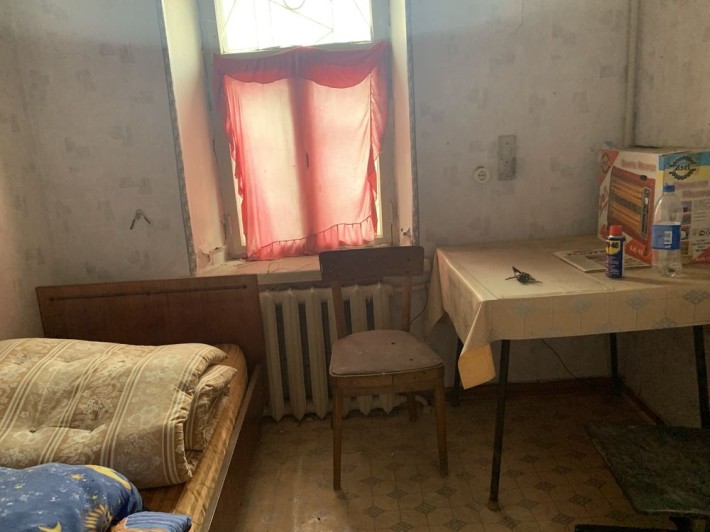 Продам дом с ангаромна  Десантников - фото 1