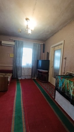 Продам будинок в тихому місті,багато землі! - фото 1