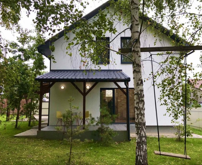 Дом у озера с ремонтом и мебелью. Срочная продажа! - фото 1