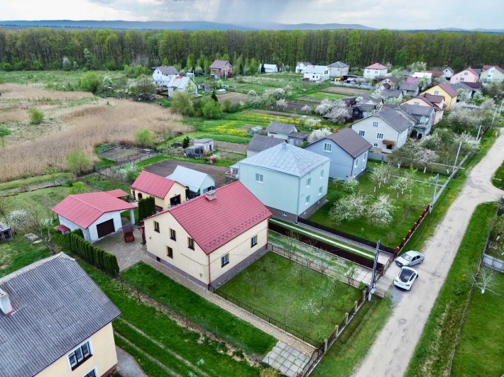 Ексклюзивний будинок на дві сімʼї в передмісті Дрогобича - фото 1
