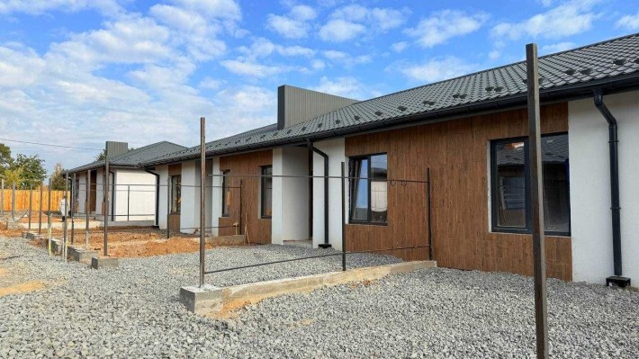 Практичний таунхаус по ціні квартири в Гостомелі - фото 1