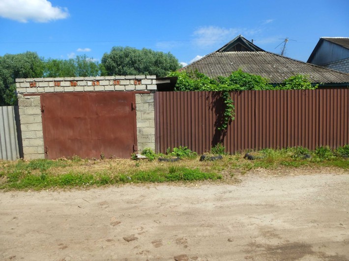 Срочно продам дом в центре г. Змиева - фото 1
