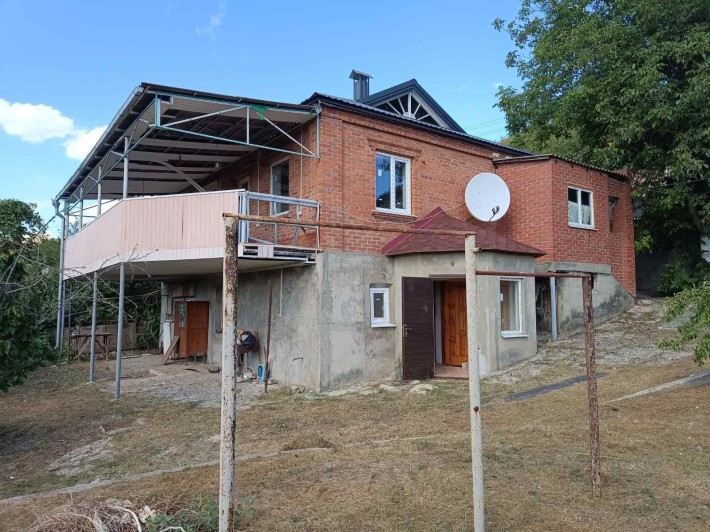 Продам двоповерховий будинок в м.Ізюм - фото 1