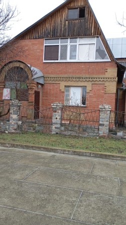 Продам будинок в м. Ізюм - фото 1