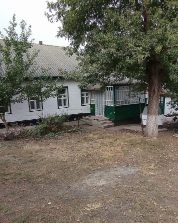 Продам газифікований будинок з усіма надвірними забудовами - фото 1