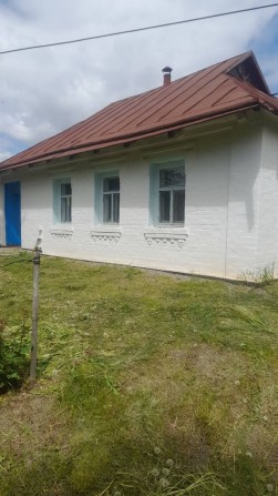 Будинок в селі Медвин - фото 1