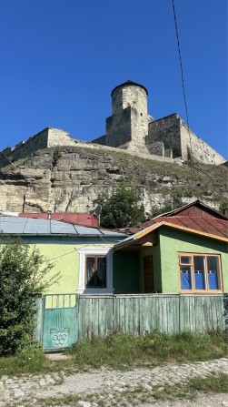 Продам частину будинку під фортецею - фото 1