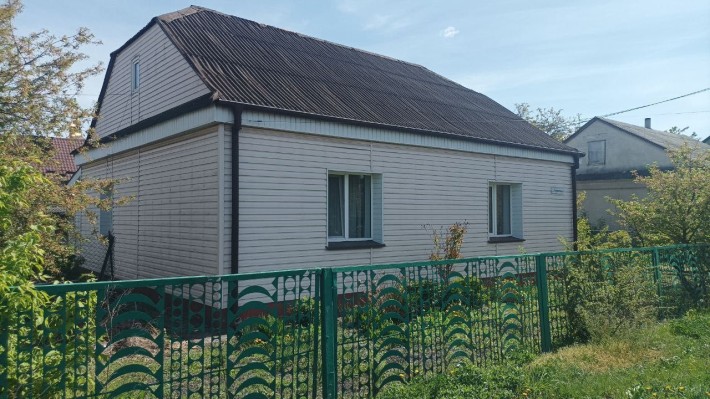 Продам будинок розташований у дуже зручному місці (район Ковель-2) - фото 1