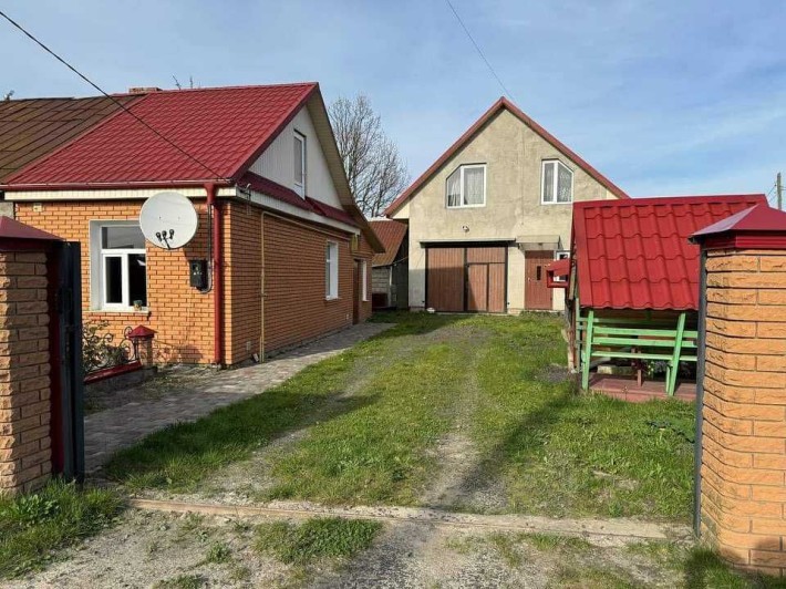 Будинок неподалік центру - фото 1