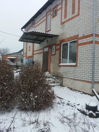 ПРОДАМ 1/4 БУДИНКУ. ДВА ПРИМІЩЕННЯ НА З/Д 1,83 СОТ. без зручностей. - фото 1