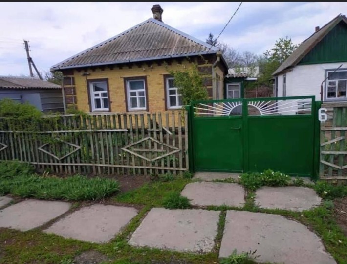 Продам будинок в смт. Панютине - фото 1