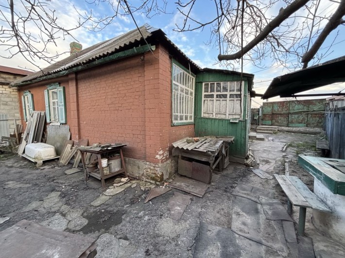 Дом (полдома)  по центральной улице - фото 1
