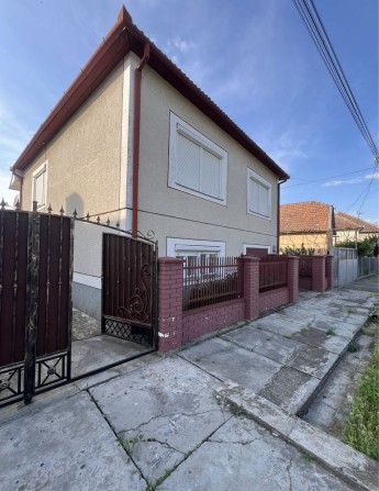 Продаж чудового 2 поверхового будинку с.Шенборн - фото 1