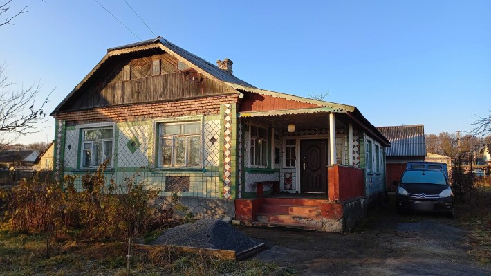 Продаємо великий будинок садибного типу (ділянки на 30 сот) - фото 1