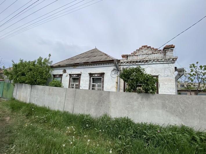 Продам дом в городе Под ремонт - фото 1