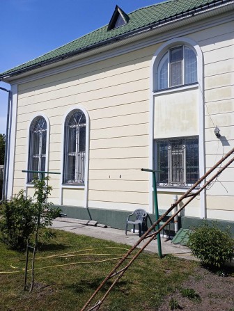 Гарний, великий будинок в центрі міста - фото 1