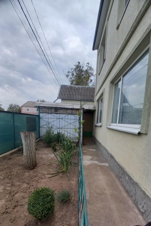 Продам дом с удобствами в Новосёловке возле реки - фото 1