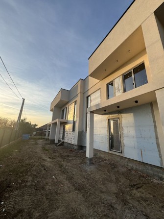 Продаж котеджу в селі Сторожниця - фото 1