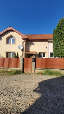Продам котедж з ремонтом 3 сот землі в Сторожниці - фото 1