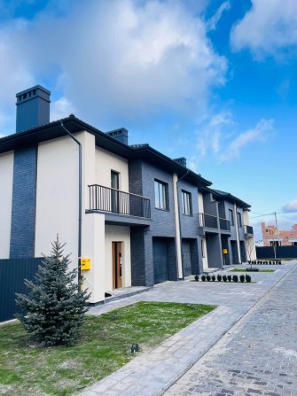 Продається Таунхаус з гаражем та земельною ділянкою - фото 1