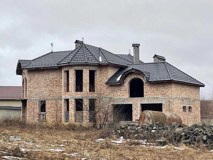 Продаж будинку в передмісті Івано-Франківська, с. Угринів, перша лінія - фото 1