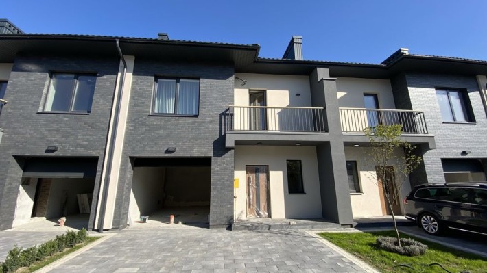 Продаж сучасного таунхаусу в закритому клубному містечку (135 м²) - фото 1
