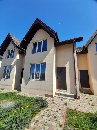 Таунхаус в Гатному площею 80м² і ділянкою 1.5 сотки - фото 1