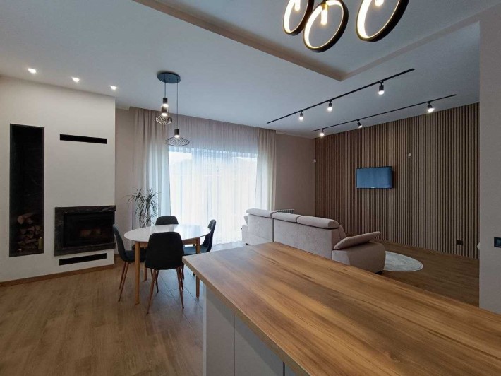 Продам дуплекс з ремонтом та меблями в Гатному/150м2 та 3.8сотки - фото 1