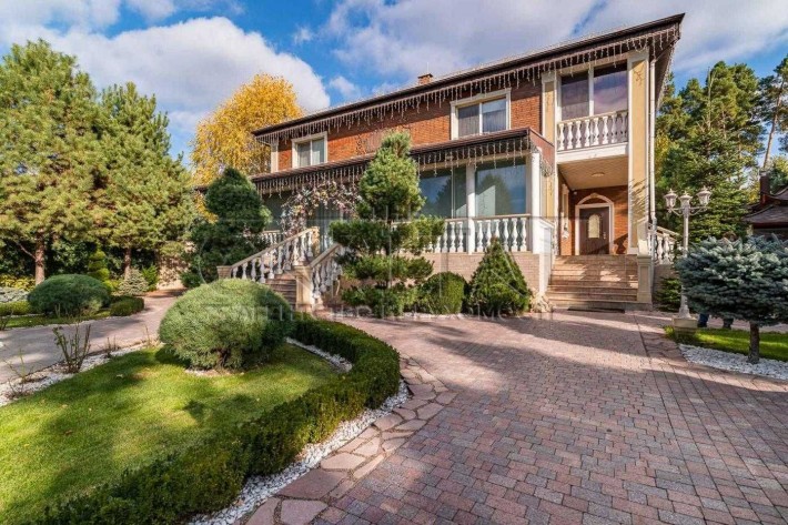 Продаж будинку з дизайнерським ремонтом в сосновому лісі - фото 1