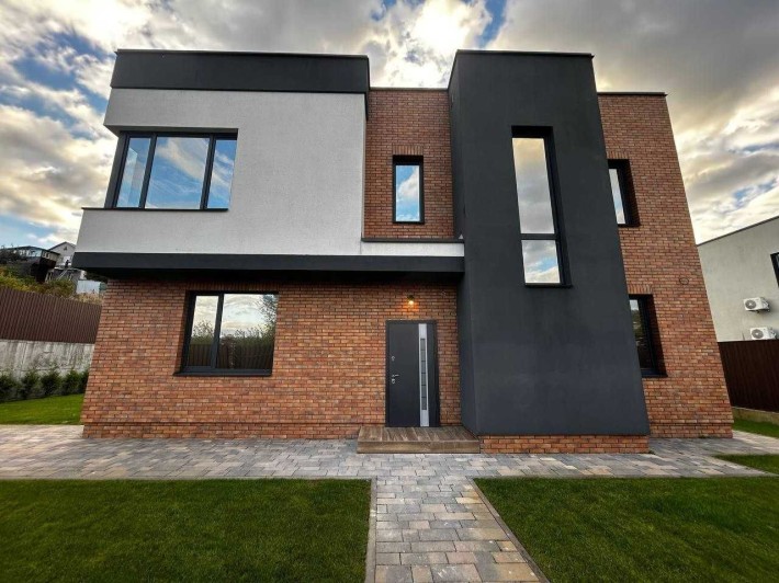 Продаж затишного будинку в Лісниках з ремонтом - фото 1
