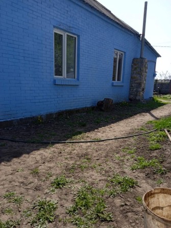 Продаю дім в м. Березань з великим двором в затишному місці, усі зруч. - фото 1