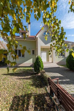 Продаж! Будинок 225м2+10 соток. М.Олександрівка. (метро 10км.) - фото 1