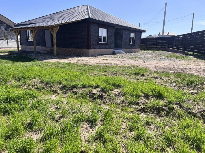 Продаж одноповерхового будинку земельна ділянка-13,5 соток. - фото 1